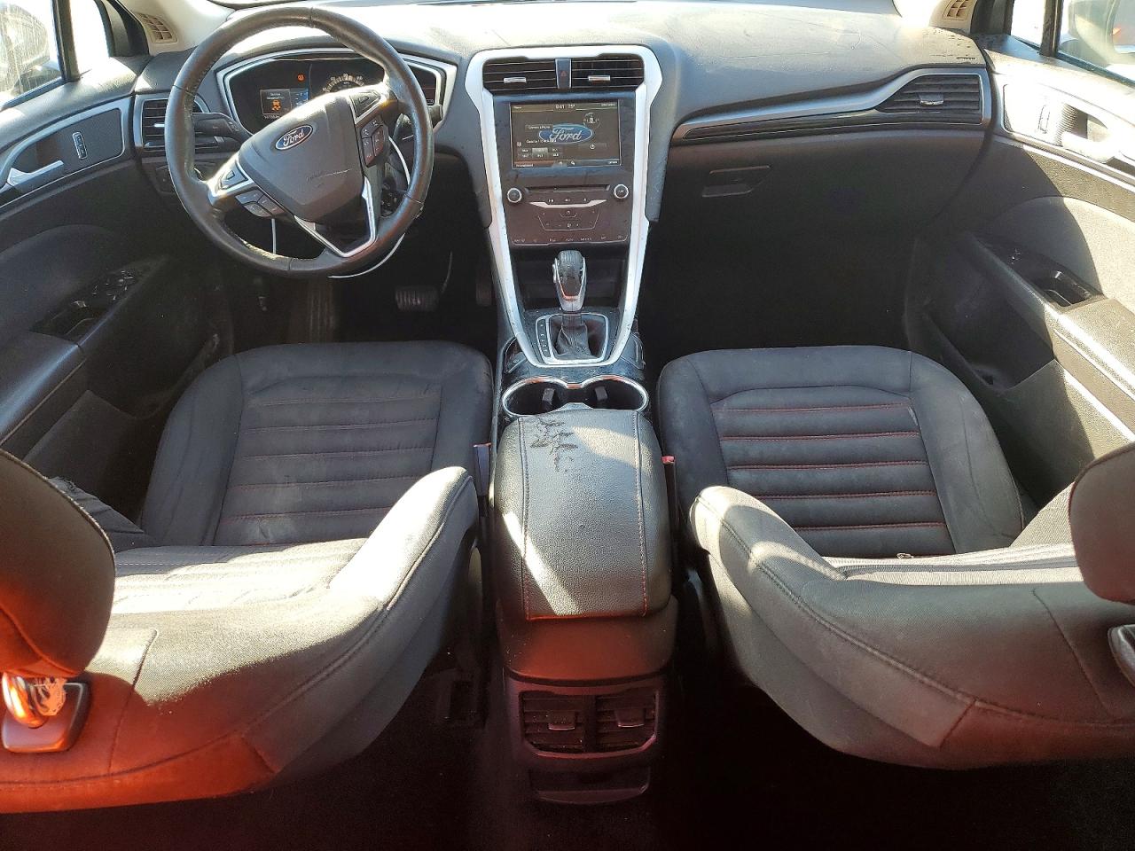 2015 FORD FUSION SE photo 8
