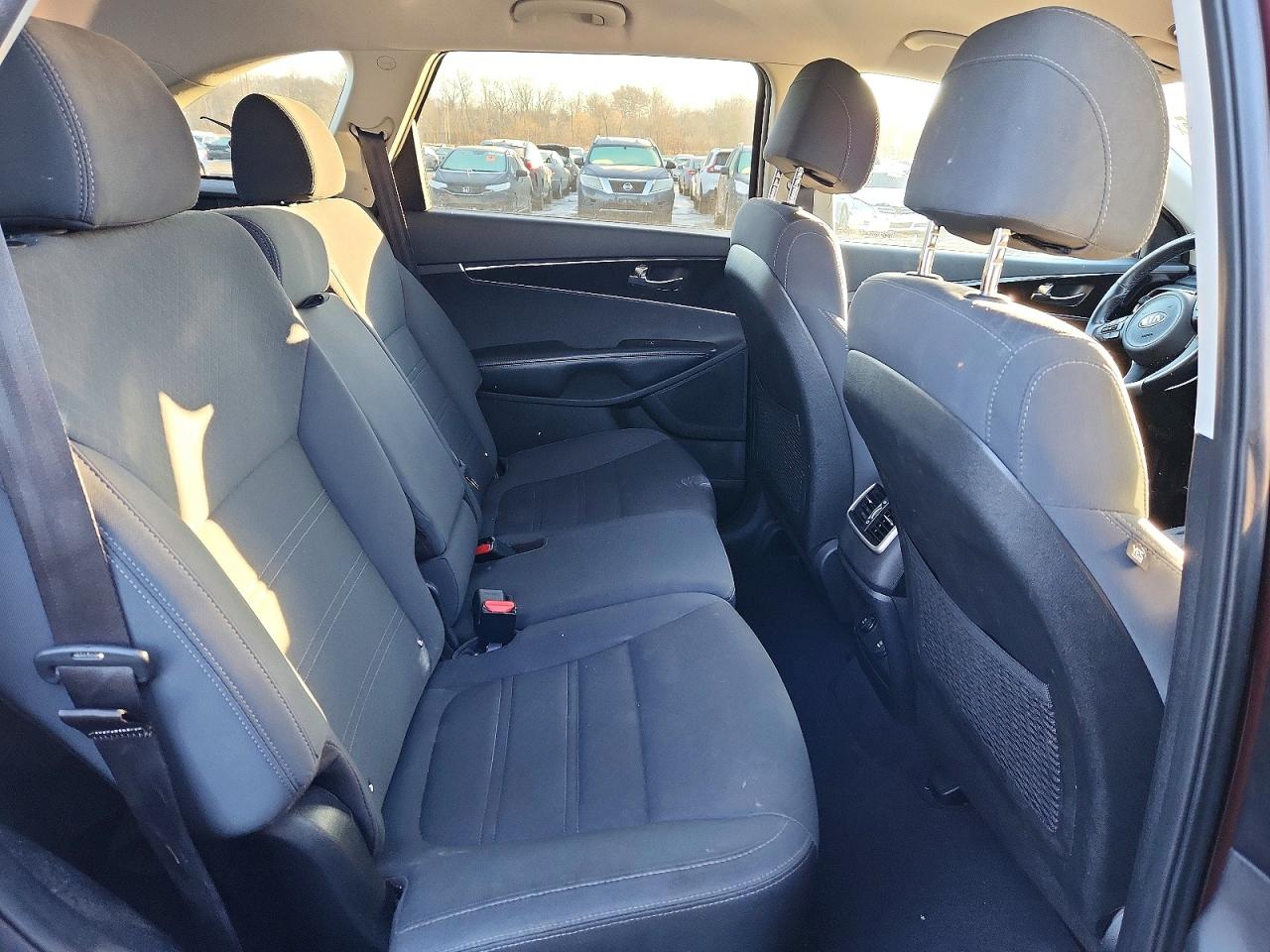 2017 KIA SORENTO LX photo 11