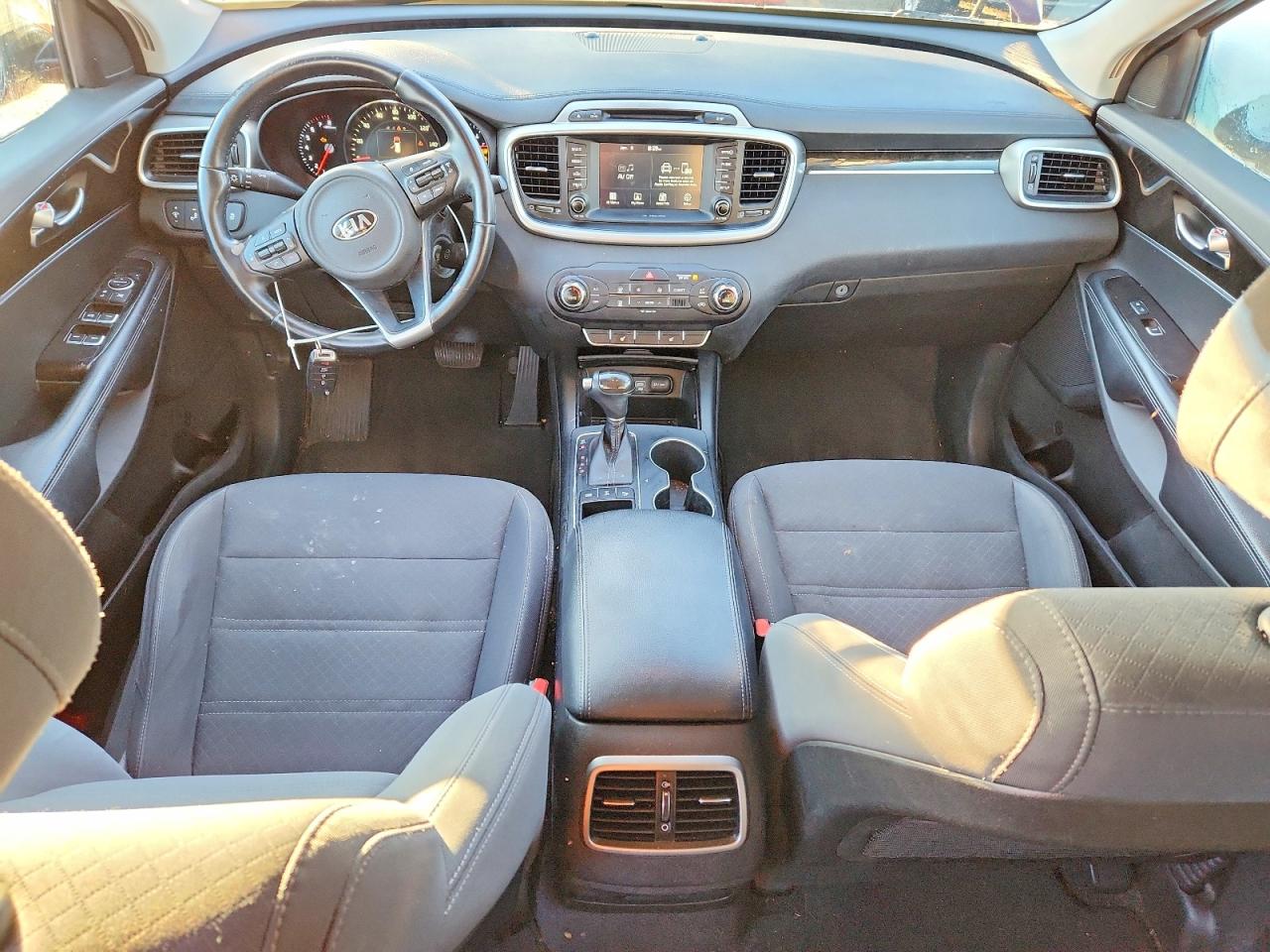 2017 KIA SORENTO LX photo 8