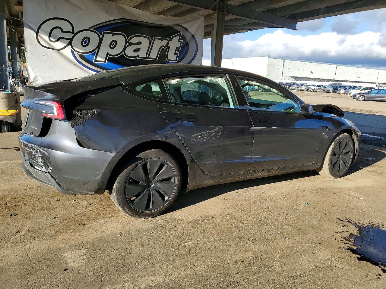 2024 TESLA MODEL 3 photo 3