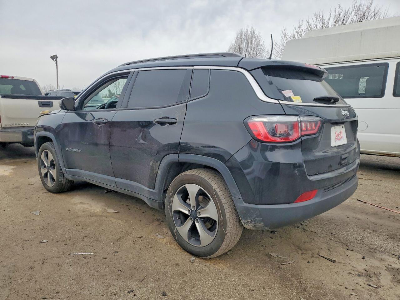 2017 JEEP COMPASS LATITUDE photo 2