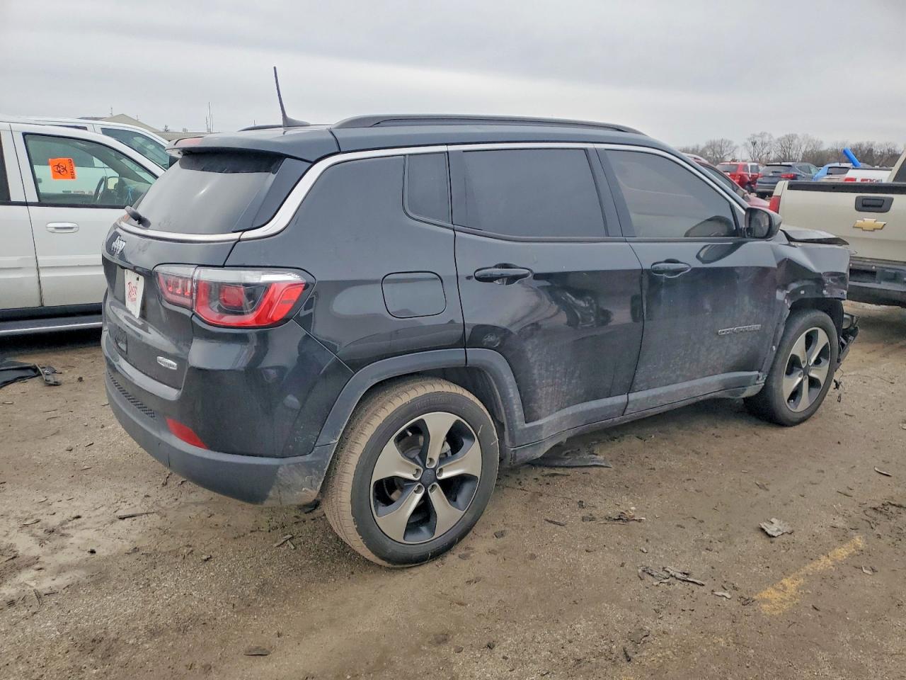2017 JEEP COMPASS LATITUDE photo 3