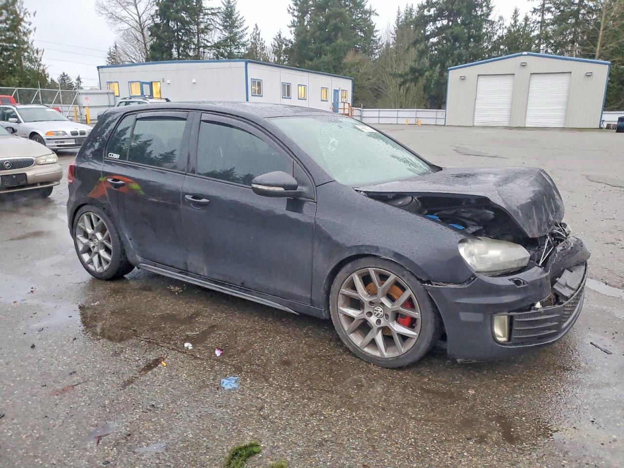 2013 VOLKSWAGEN GTI photo 4