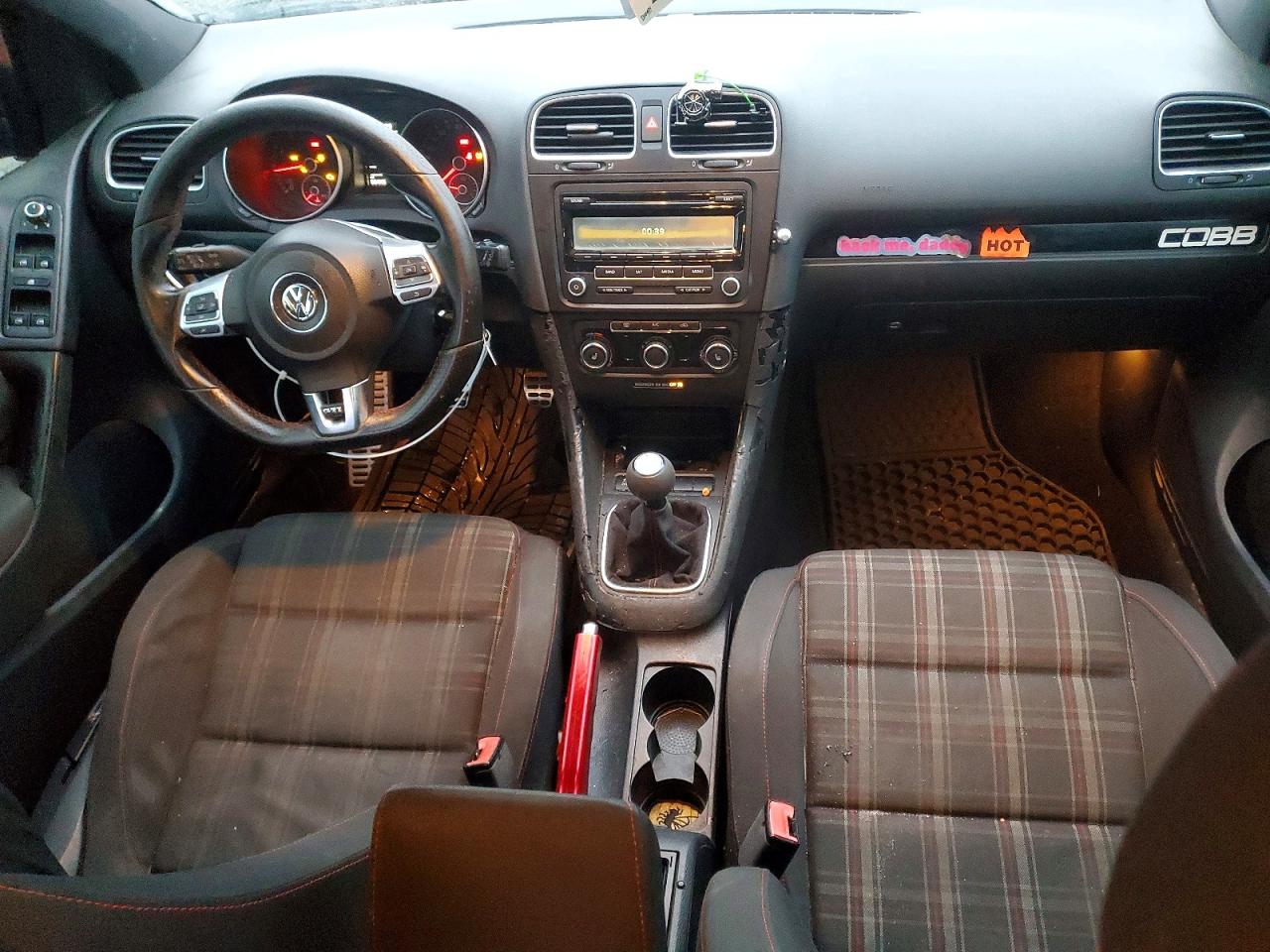 2013 VOLKSWAGEN GTI photo 8