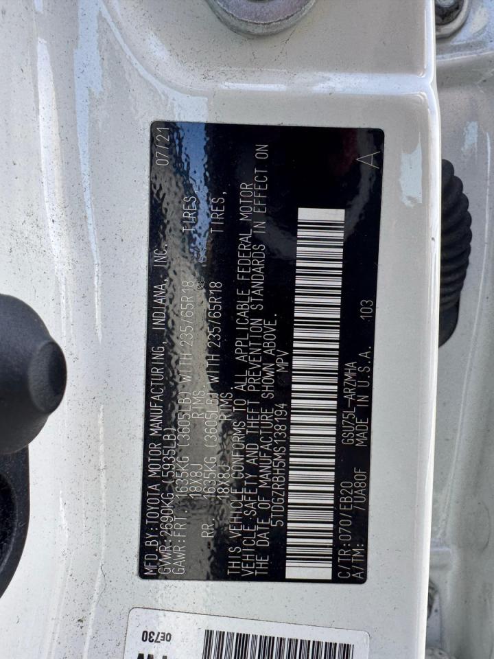 2021 TOYOTA HIGHLANDER XLE photo 10