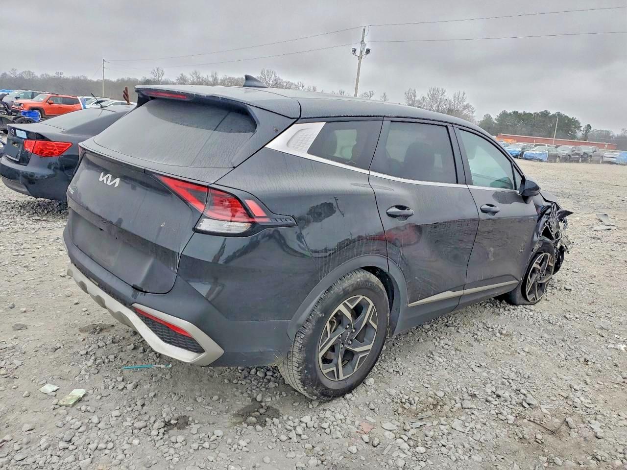 2023 KIA SPORTAGE LX photo 3