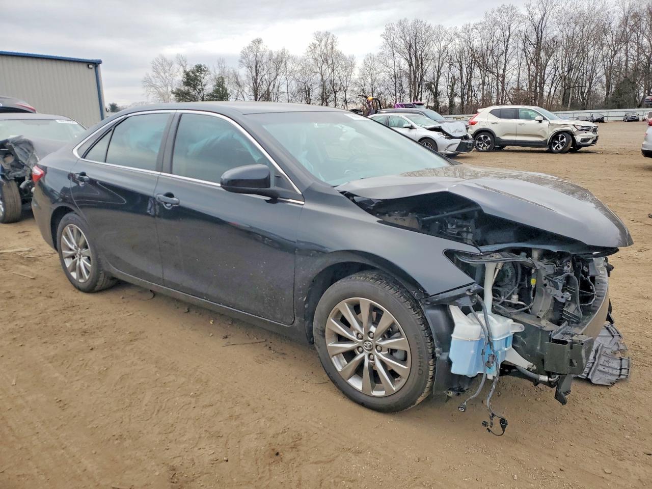 2016 TOYOTA CAMRY LE photo 4