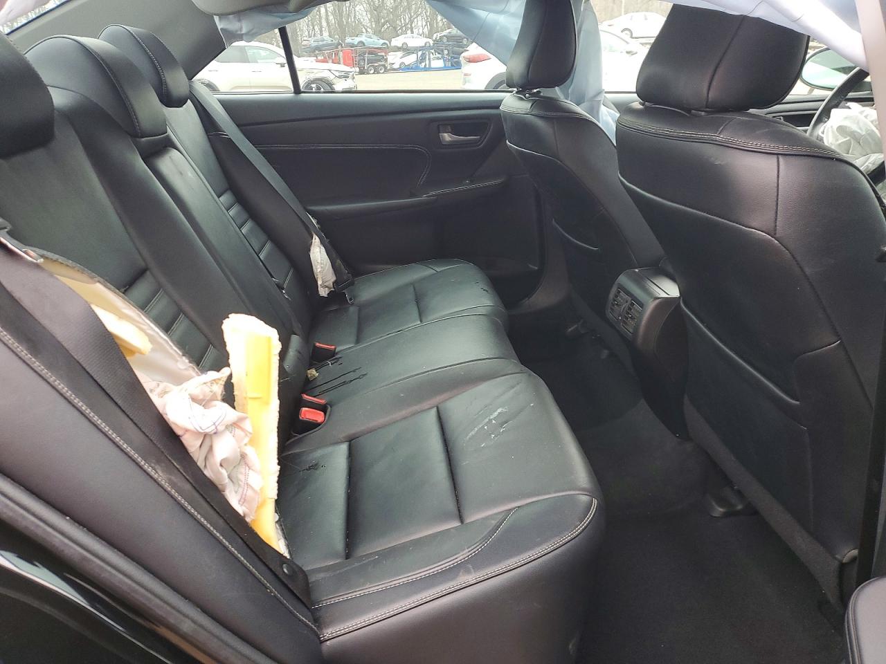 2016 TOYOTA CAMRY LE photo 10