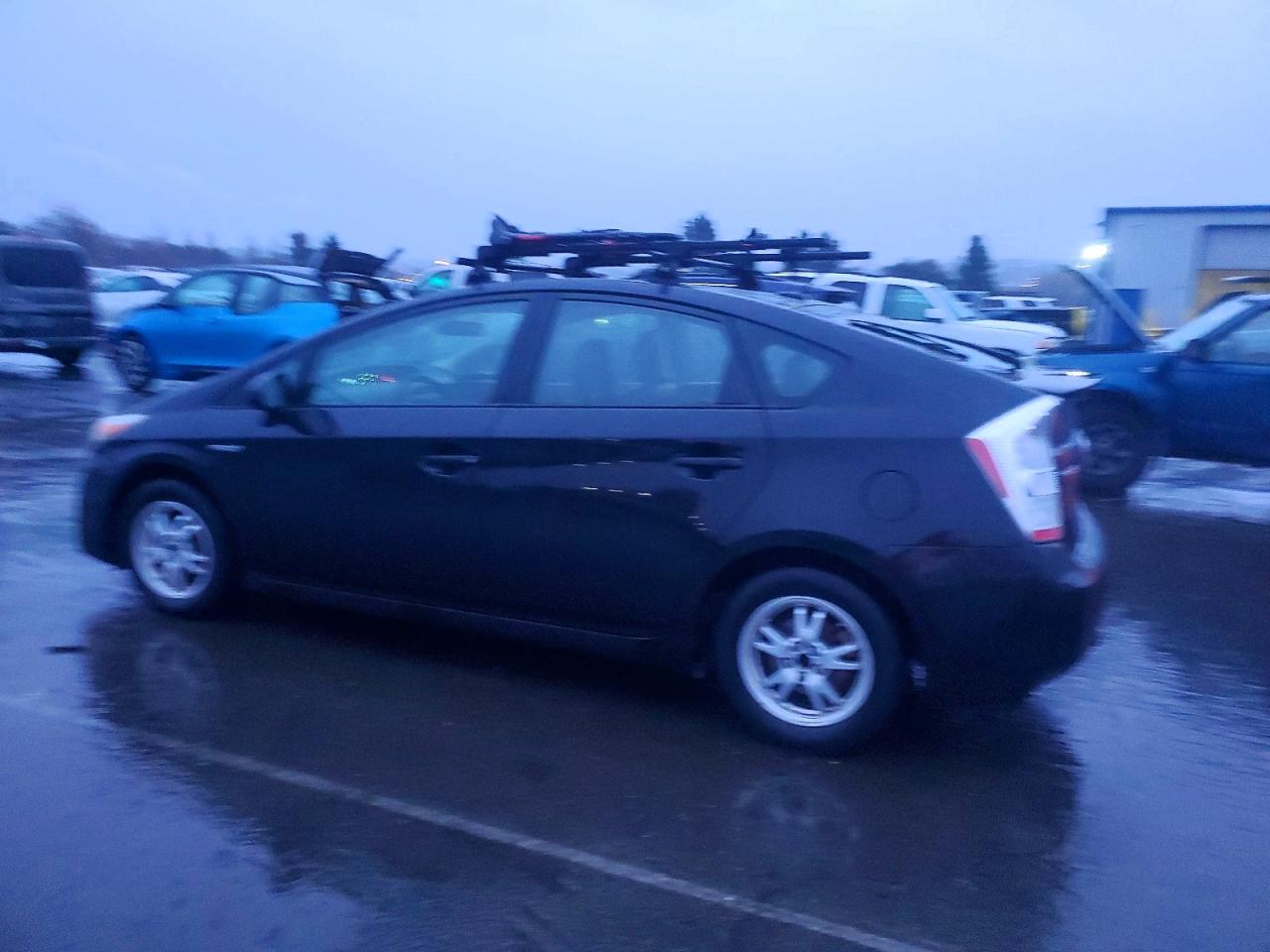2010 TOYOTA PRIUS photo 2