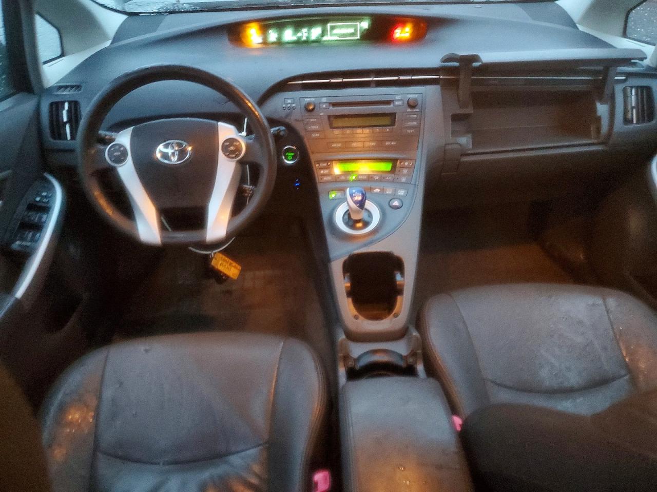 2010 TOYOTA PRIUS photo 8