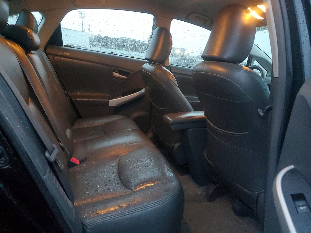 2010 TOYOTA PRIUS photo 10
