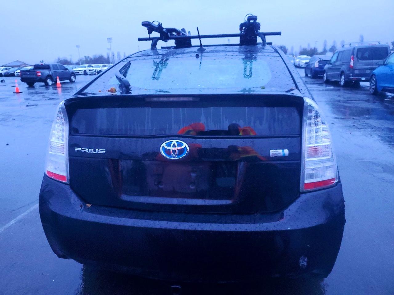 2010 TOYOTA PRIUS photo 6