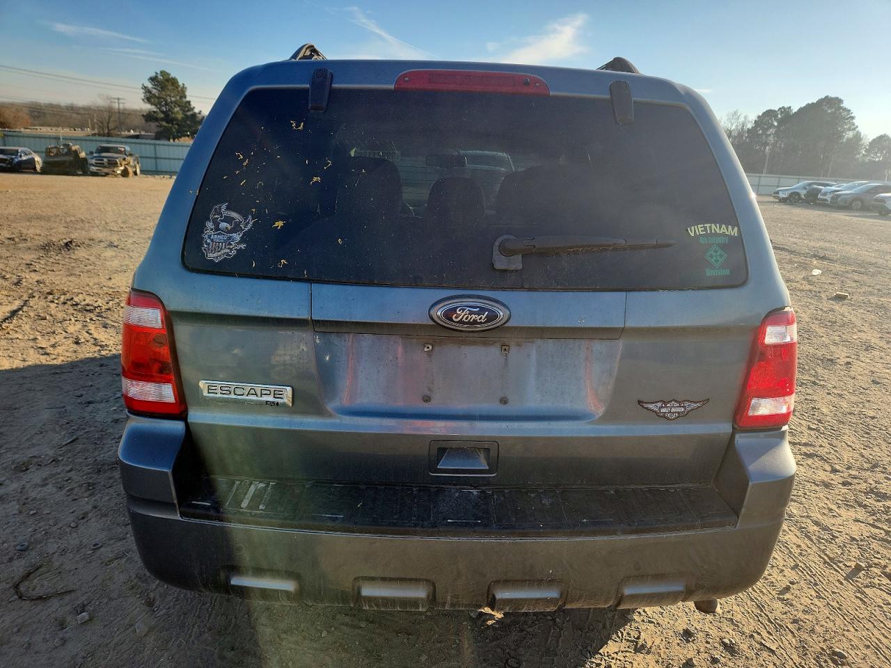 2010 FORD ESCAPE XLT photo 6