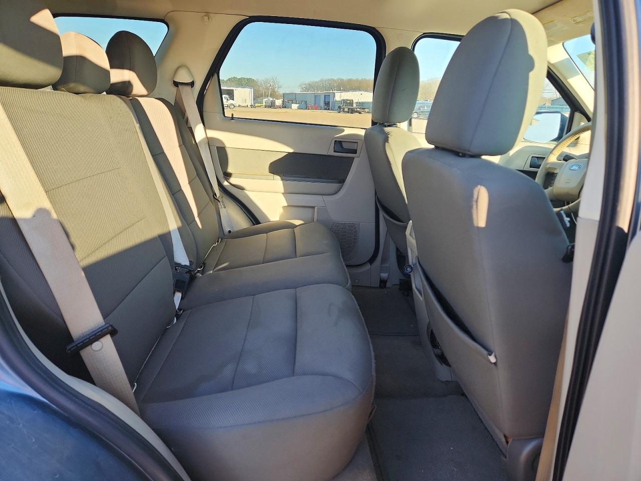 2010 FORD ESCAPE XLT photo 11
