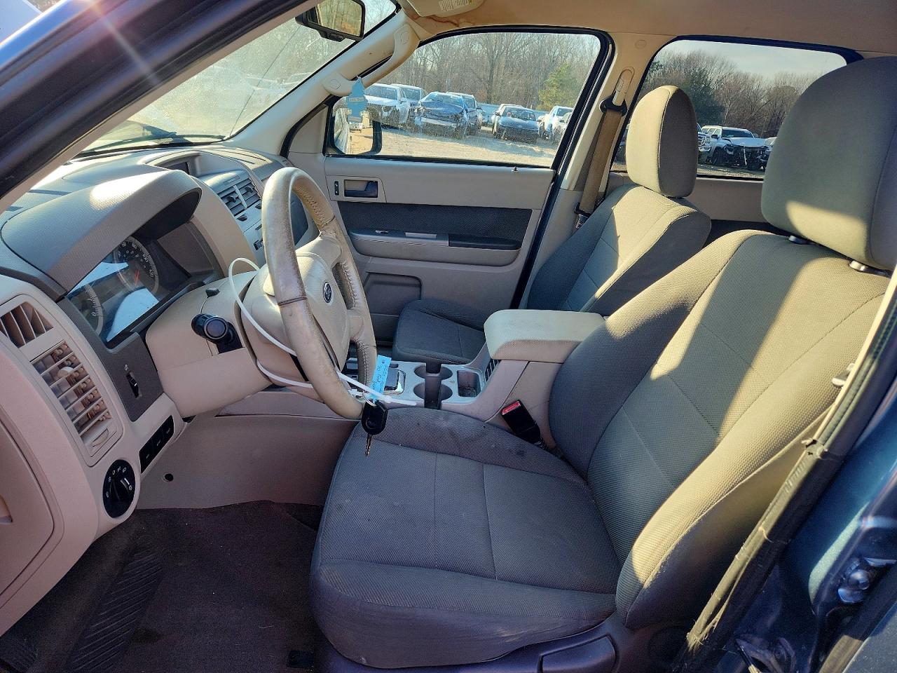 2010 FORD ESCAPE XLT photo 7