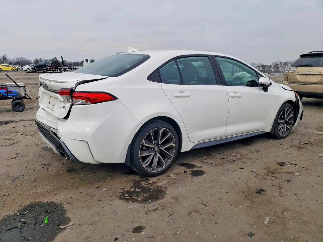 2021 TOYOTA COROLLA SE photo 3