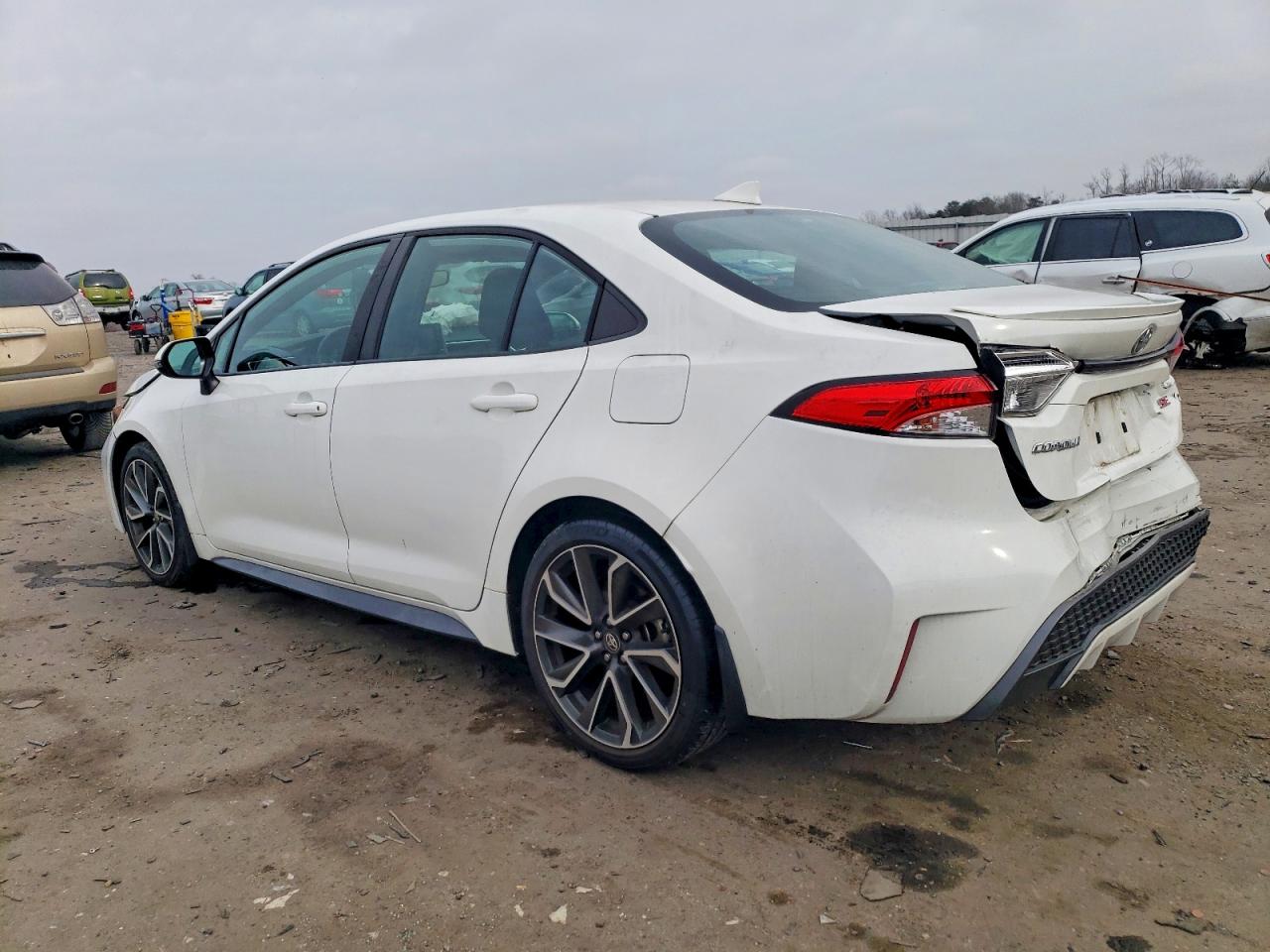 2021 TOYOTA COROLLA SE photo 2