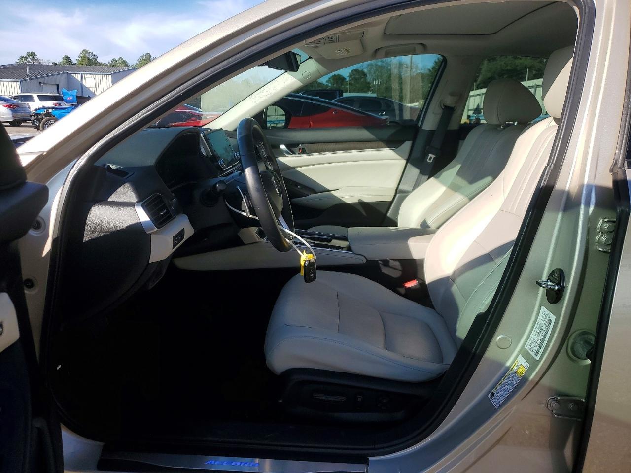 2018 HONDA ACCORD TOURING photo 7