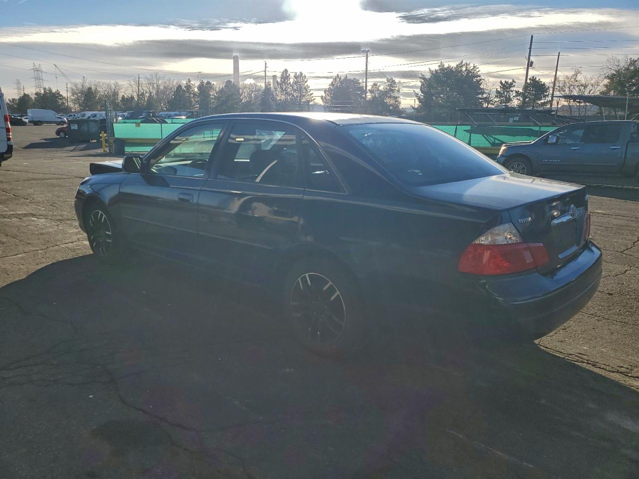 2003 TOYOTA AVALON XL photo 2