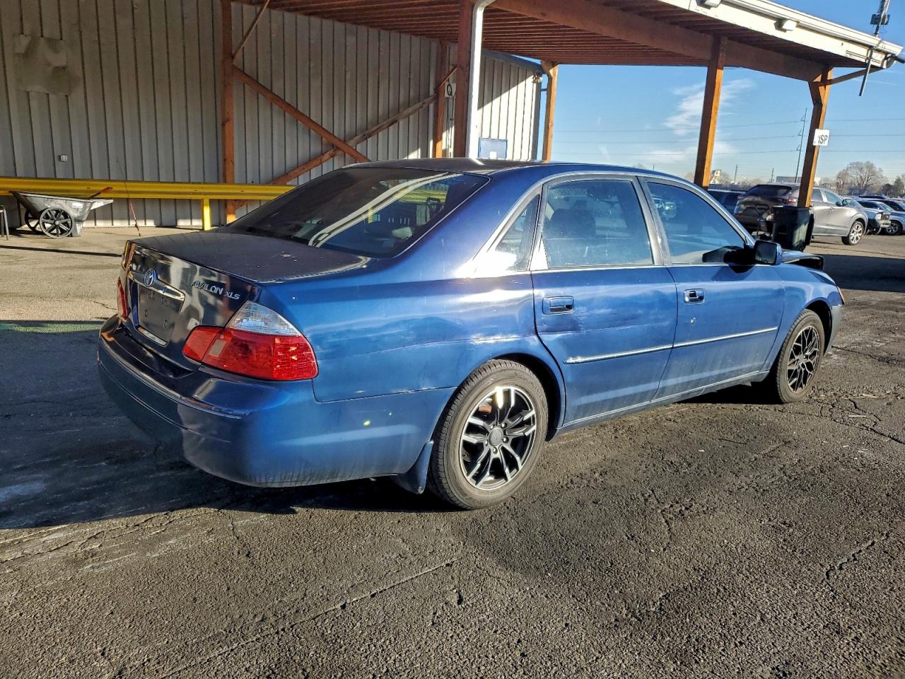 2003 TOYOTA AVALON XL photo 3