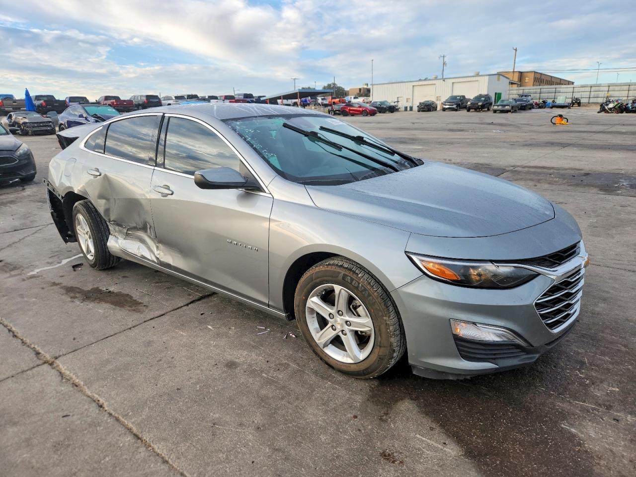 2024 CHEVROLET MALIBU LS photo 4