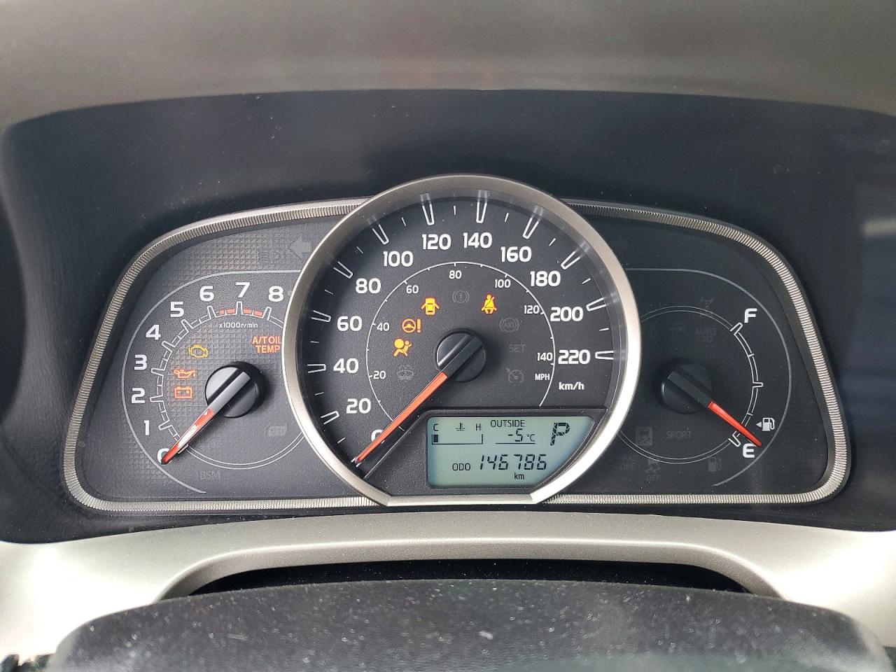 2015 TOYOTA RAV4 XLE photo 9