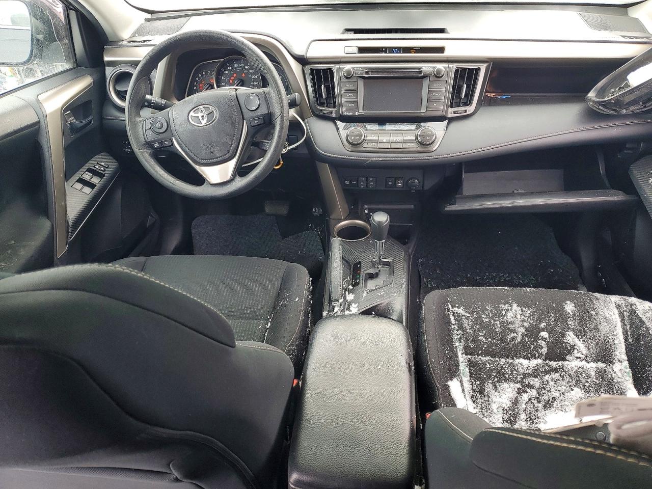2015 TOYOTA RAV4 XLE photo 8