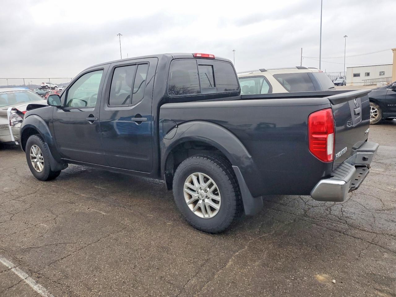 2018 NISSAN FRONTIER S photo 2