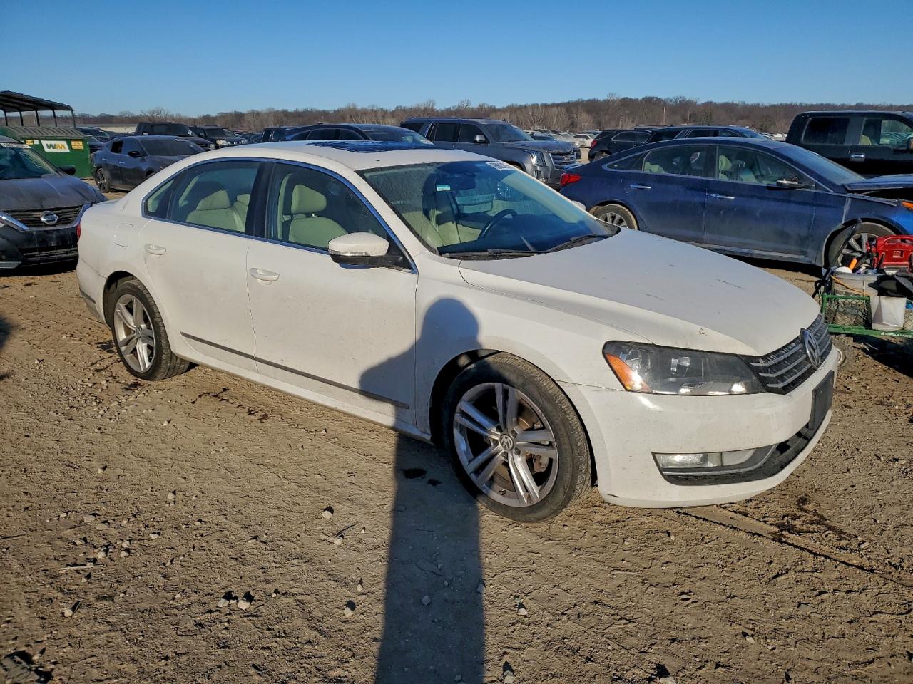 2015 VOLKSWAGEN PASSAT SE photo 4