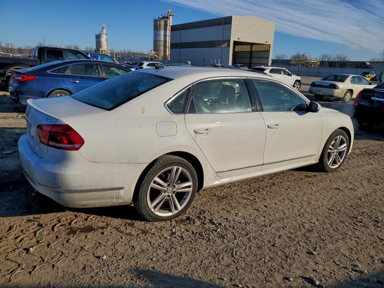 2015 VOLKSWAGEN PASSAT SE photo 3