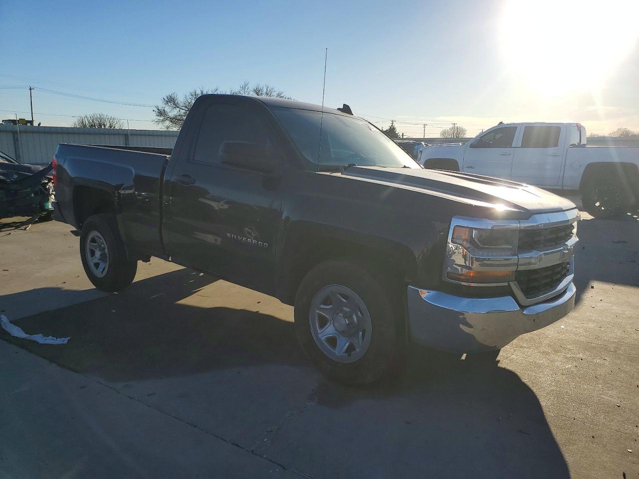 2016 CHEVROLET SILVERADO C1500 photo 4