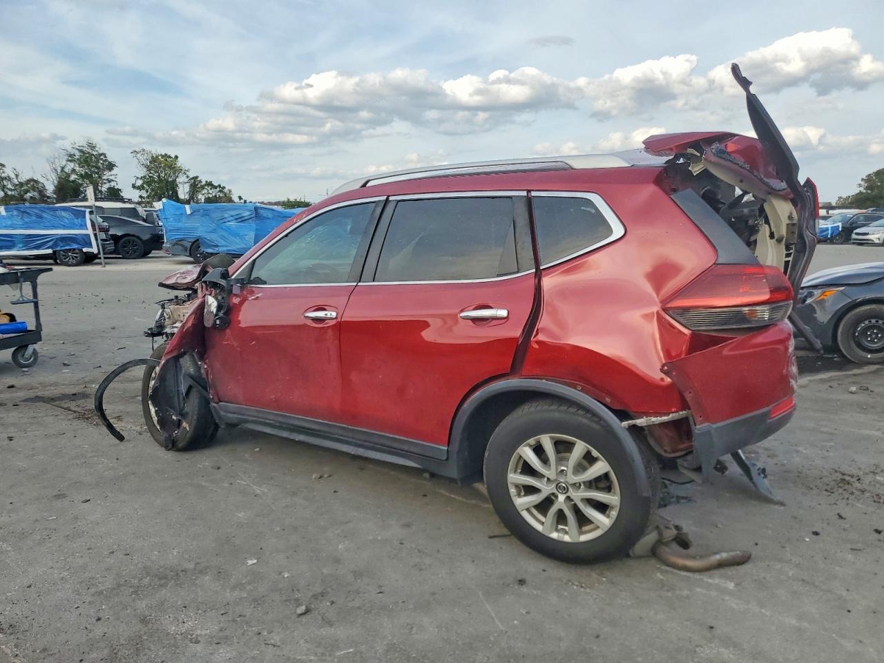 2018 NISSAN ROGUE S photo 2