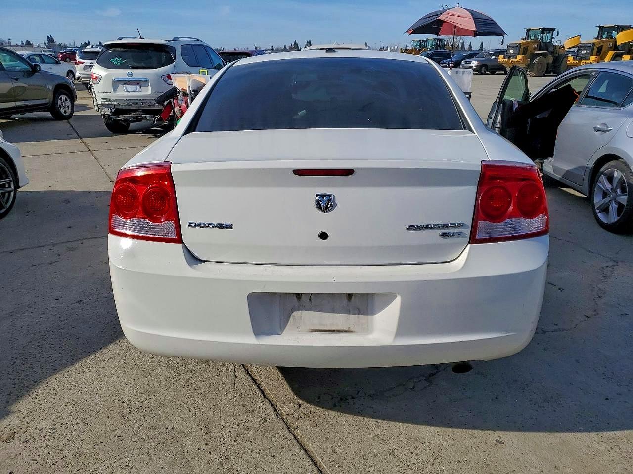 2010 DODGE CHARGER SXT photo 6