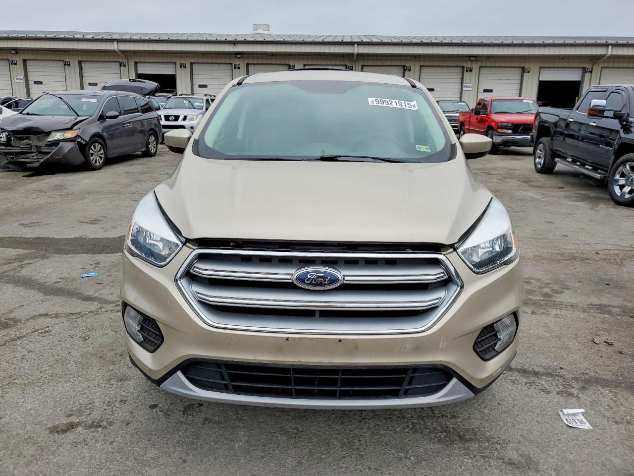 2017 FORD ESCAPE SE photo 5