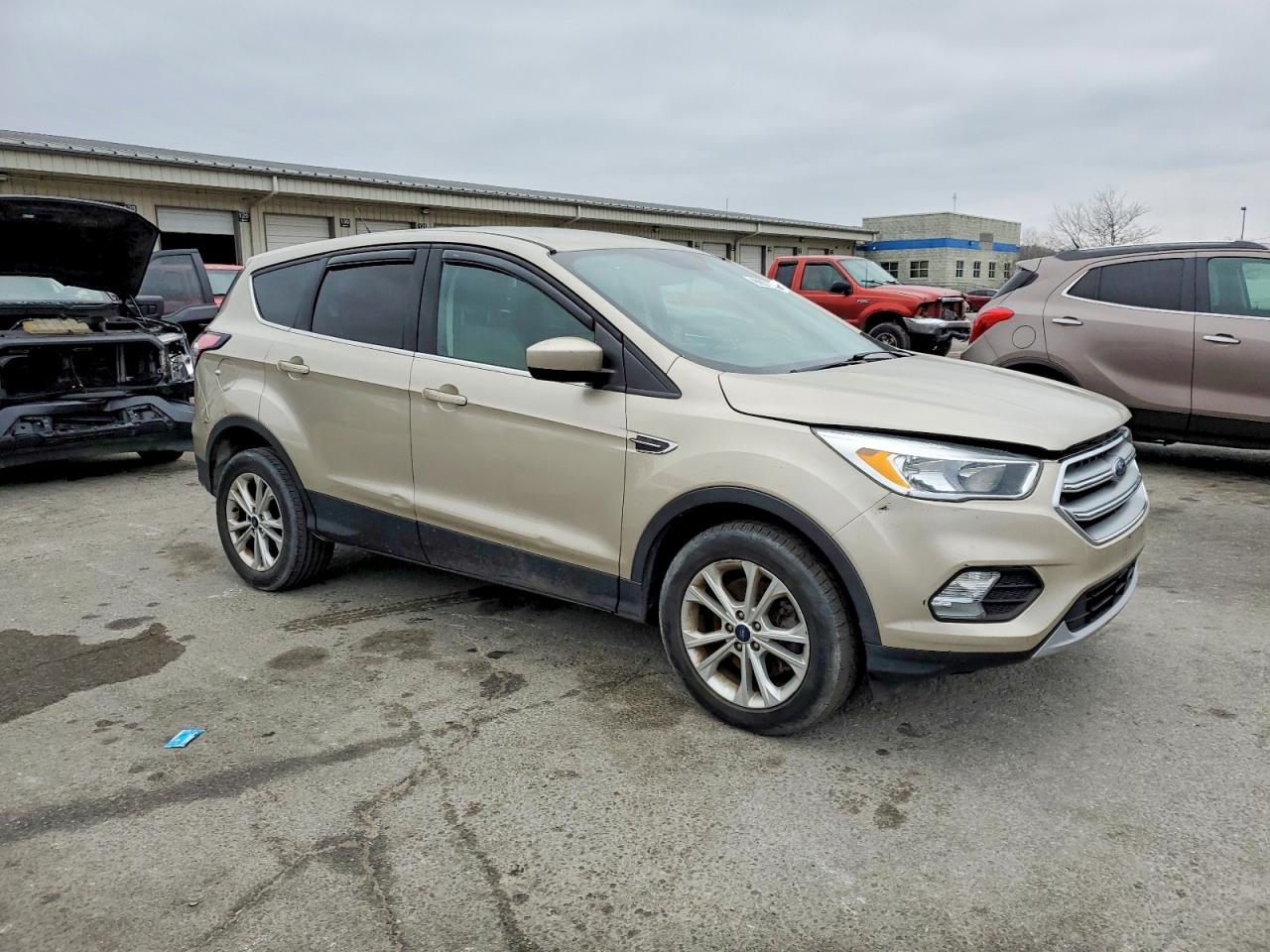 2017 FORD ESCAPE SE photo 4