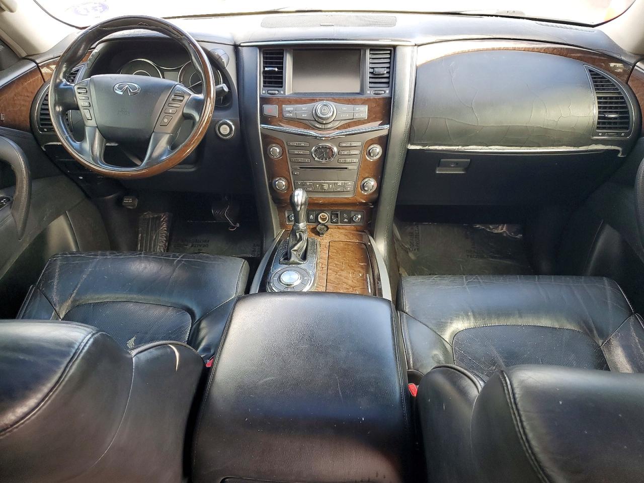 2011 INFINITI QX56 photo 8