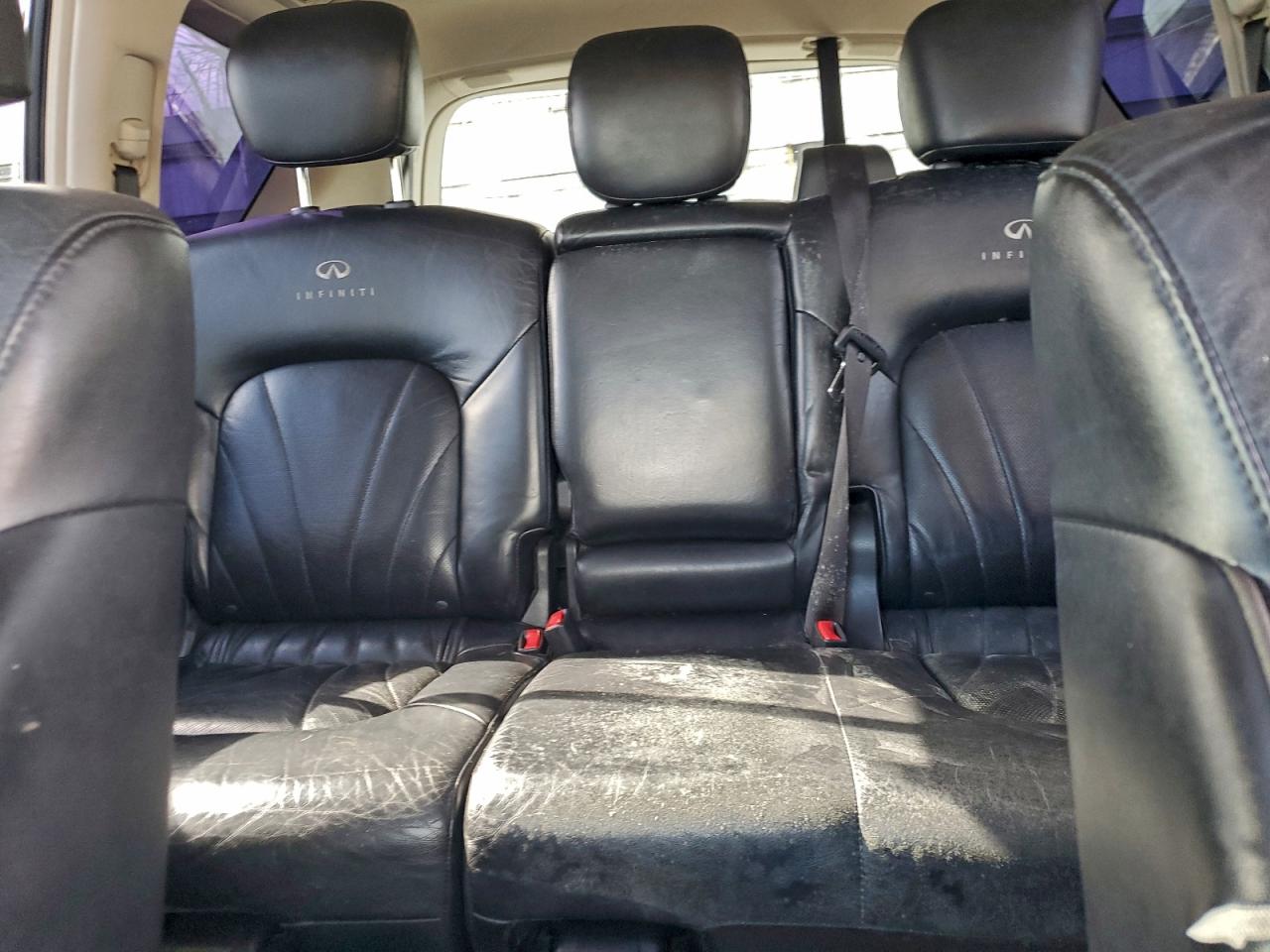 2011 INFINITI QX56 photo 10