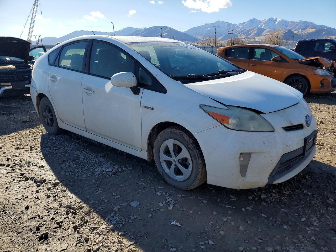 2013 TOYOTA PRIUS photo 4