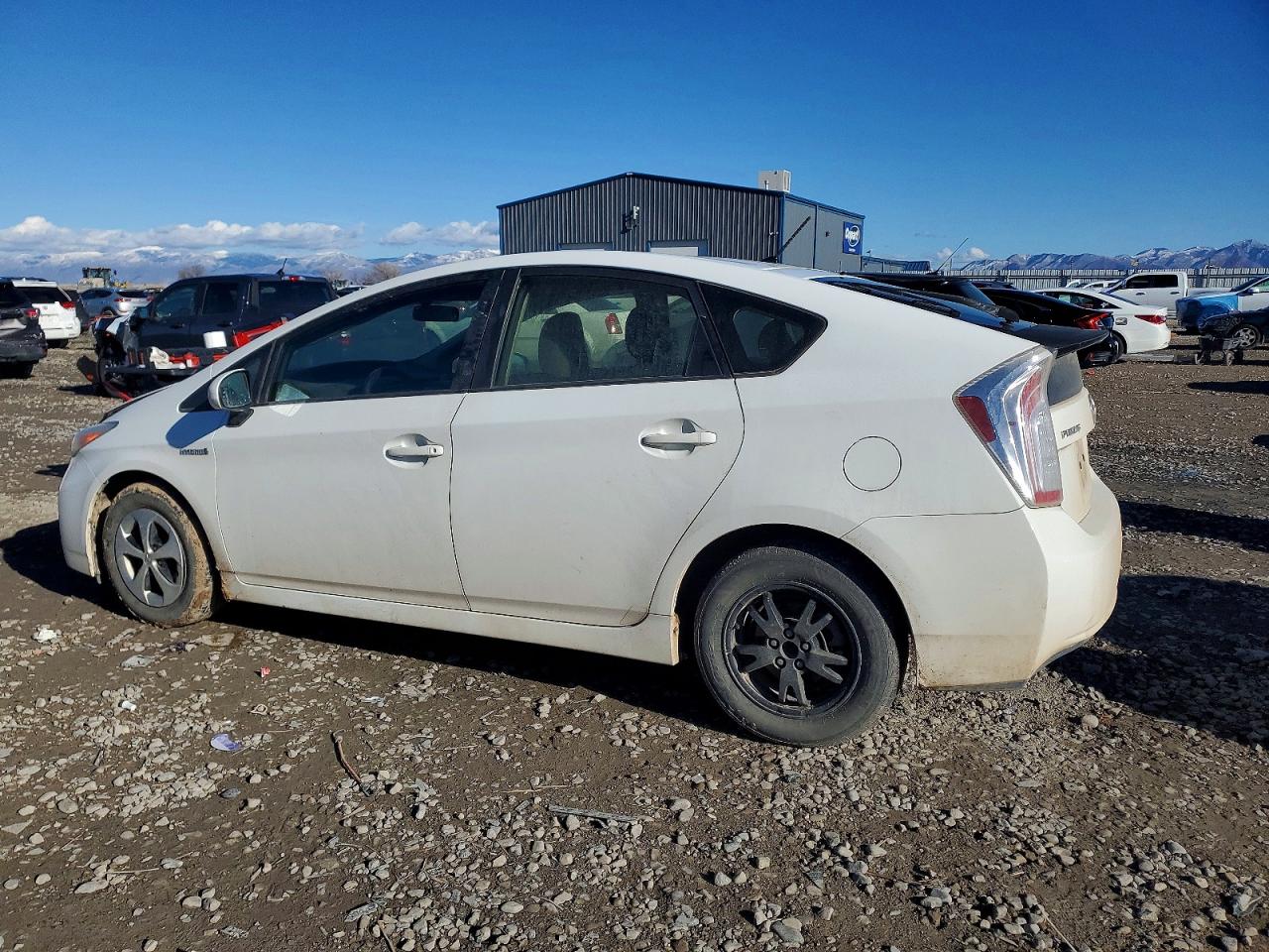 2013 TOYOTA PRIUS photo 2