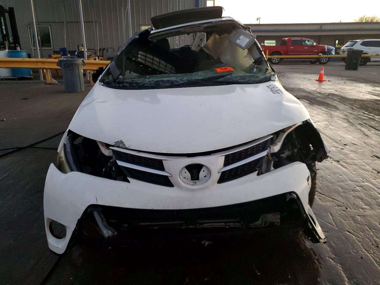 2015 TOYOTA RAV4 XLE photo 5