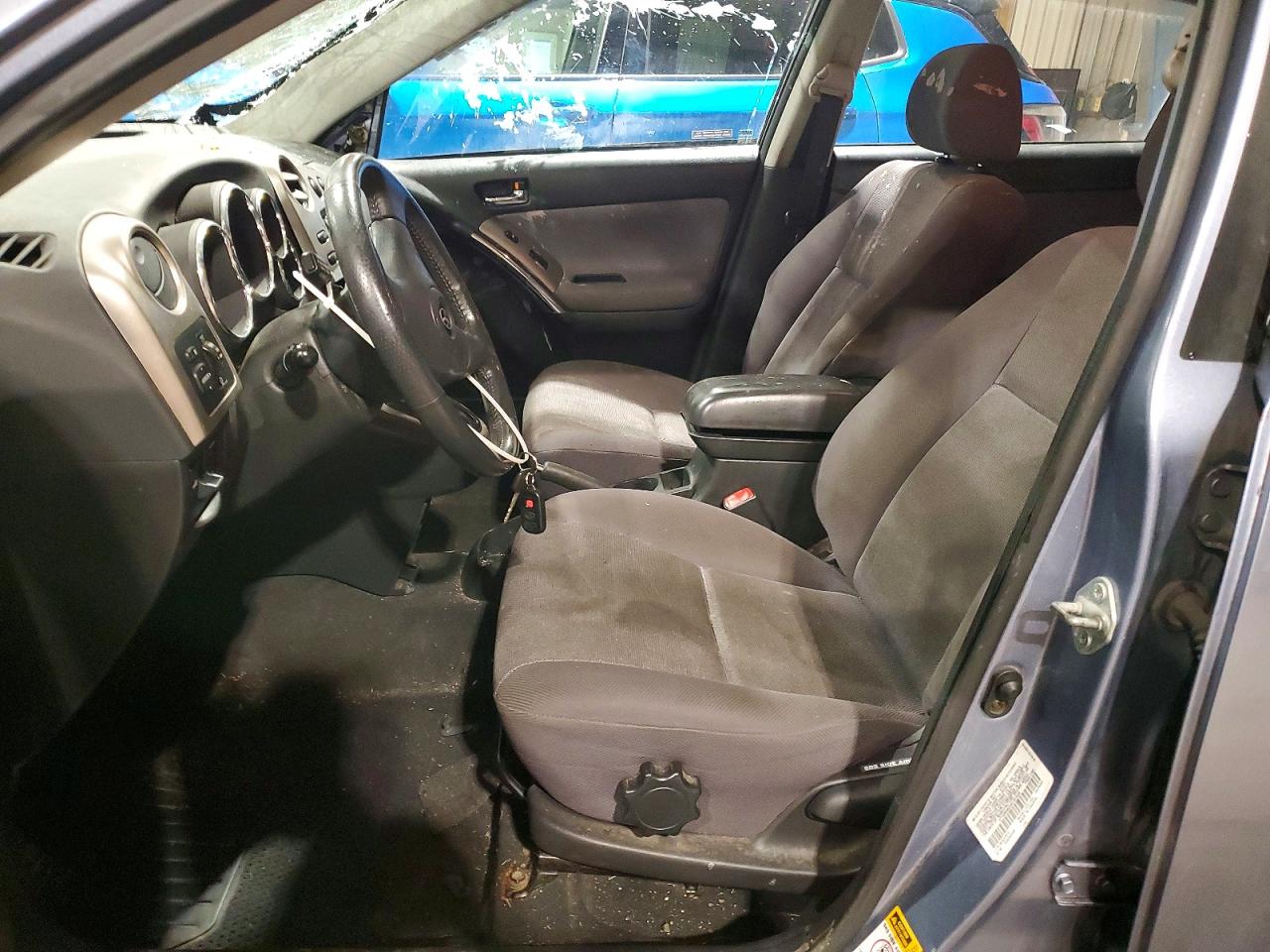 2004 TOYOTA COROLLA MATRIX XR photo 7
