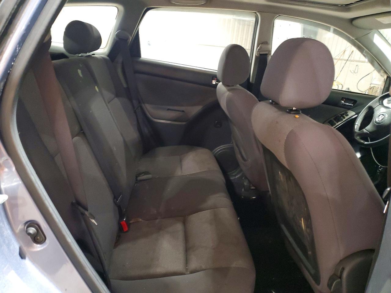 2004 TOYOTA COROLLA MATRIX XR photo 10