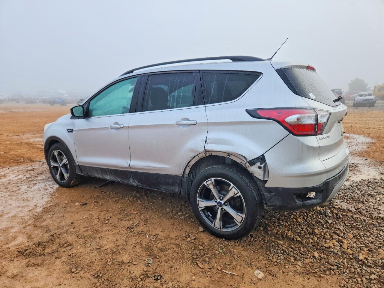 2017 FORD ESCAPE photo 2