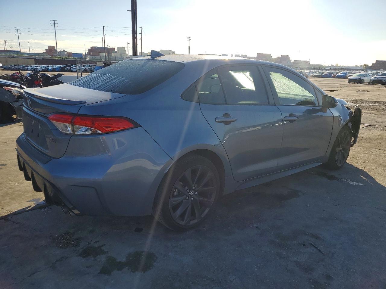 2023 TOYOTA COROLLA SE photo 3