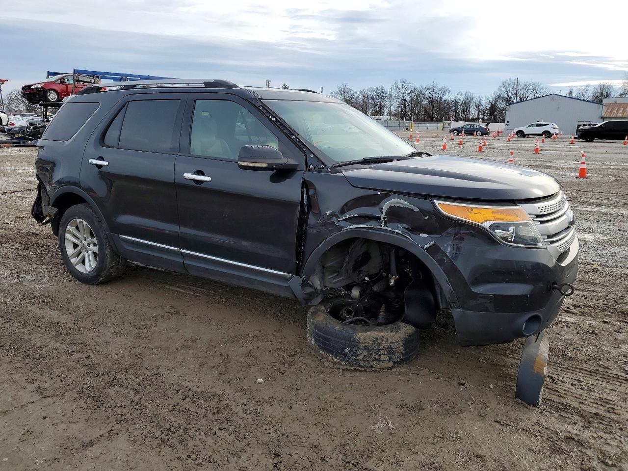 2011 FORD EXPLORER XLT photo 4