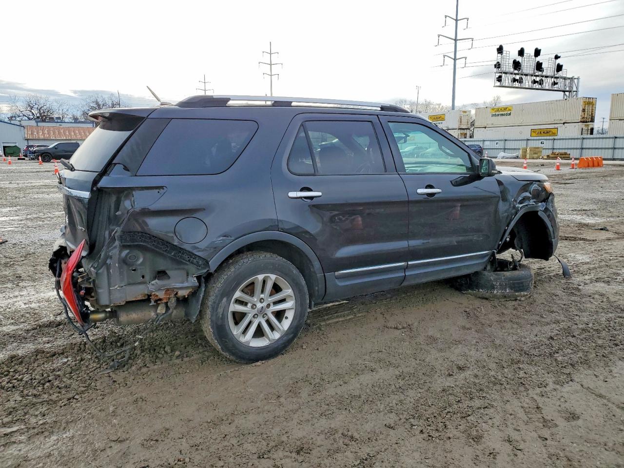 2011 FORD EXPLORER XLT photo 3