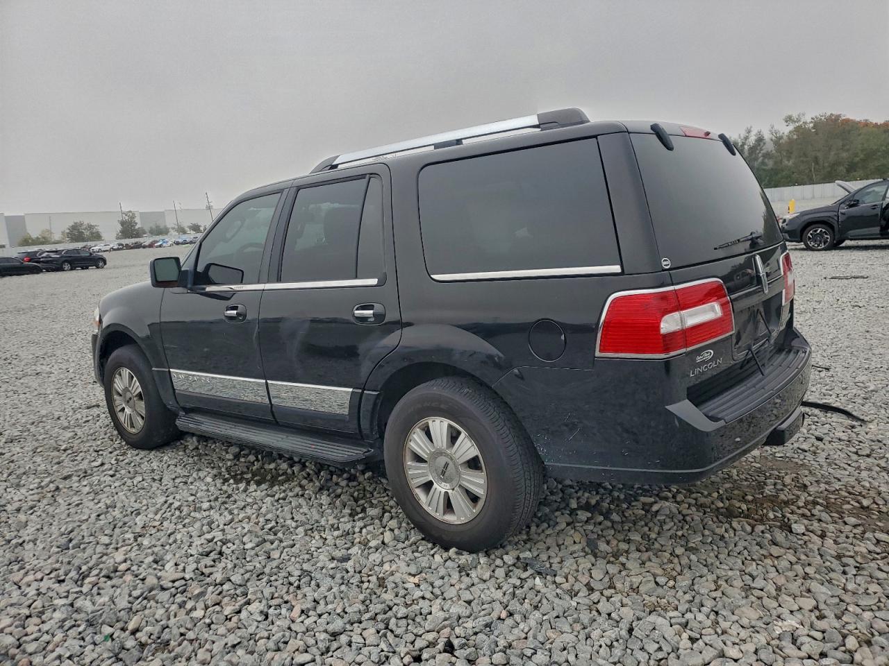 2007 LINCOLN NAVIGATOR photo 2
