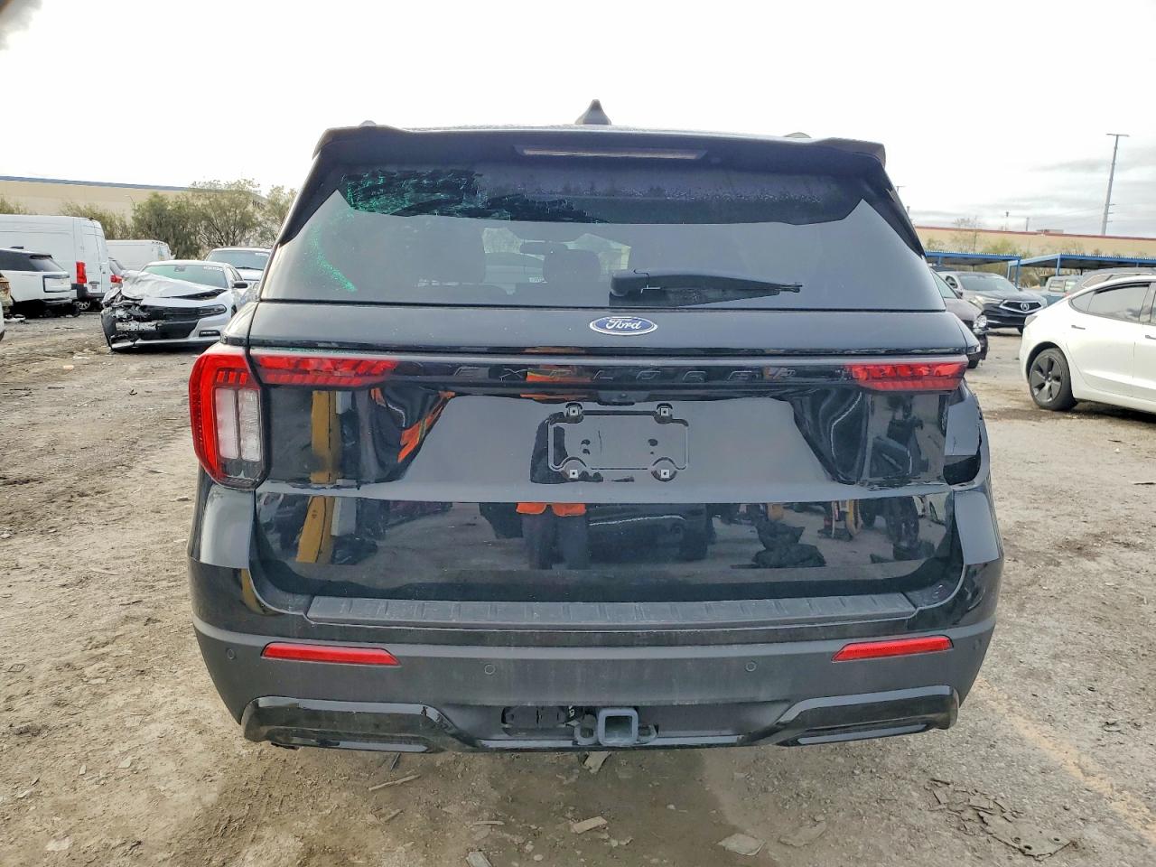 2025 FORD EXPLORER ST-LINE photo 6
