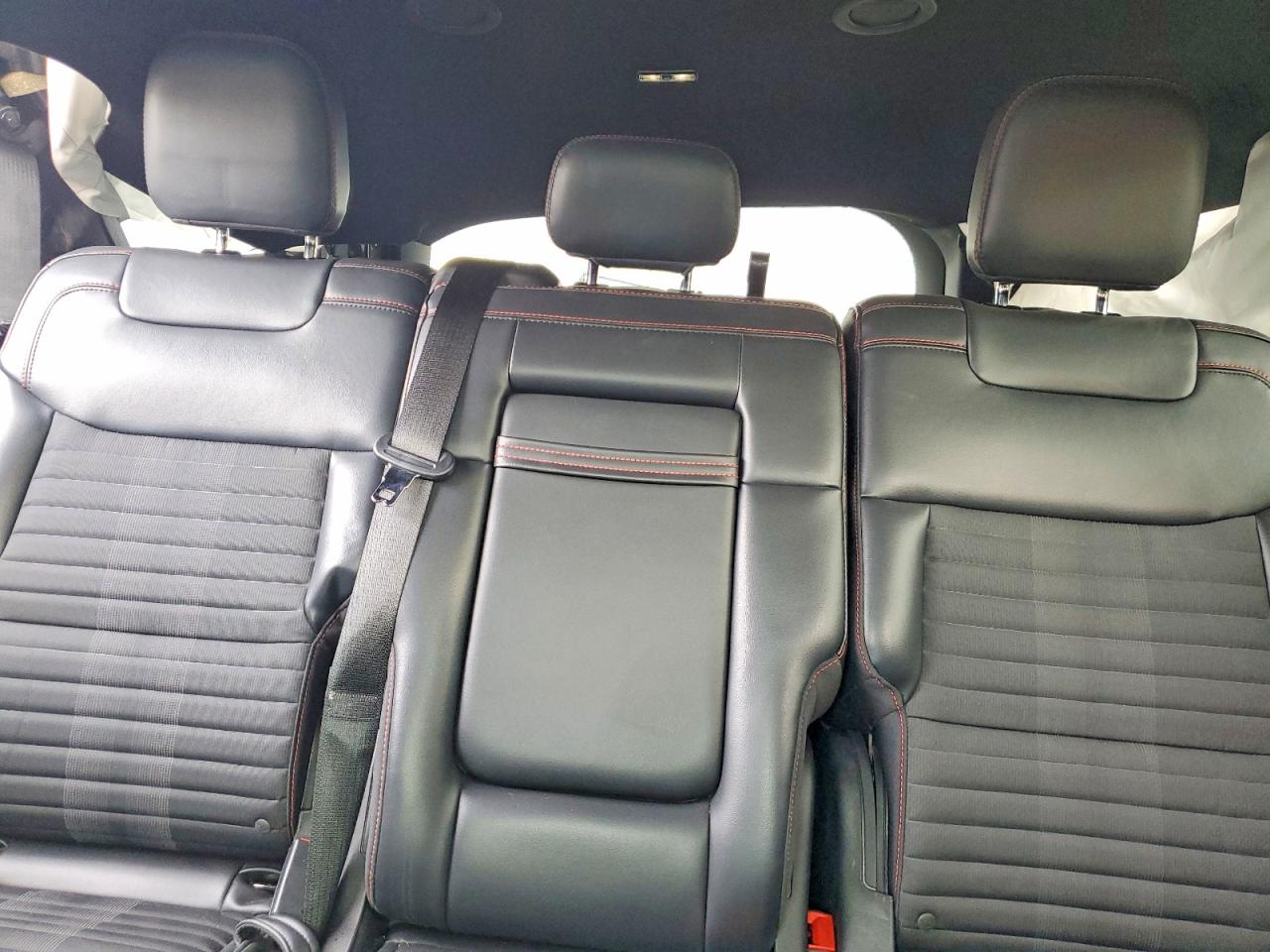 2025 FORD EXPLORER ST-LINE photo 10