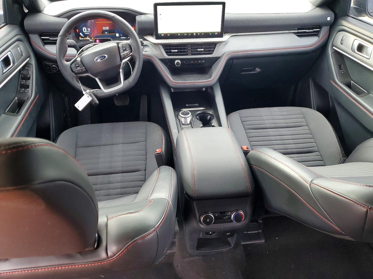 2025 FORD EXPLORER ST-LINE photo 8